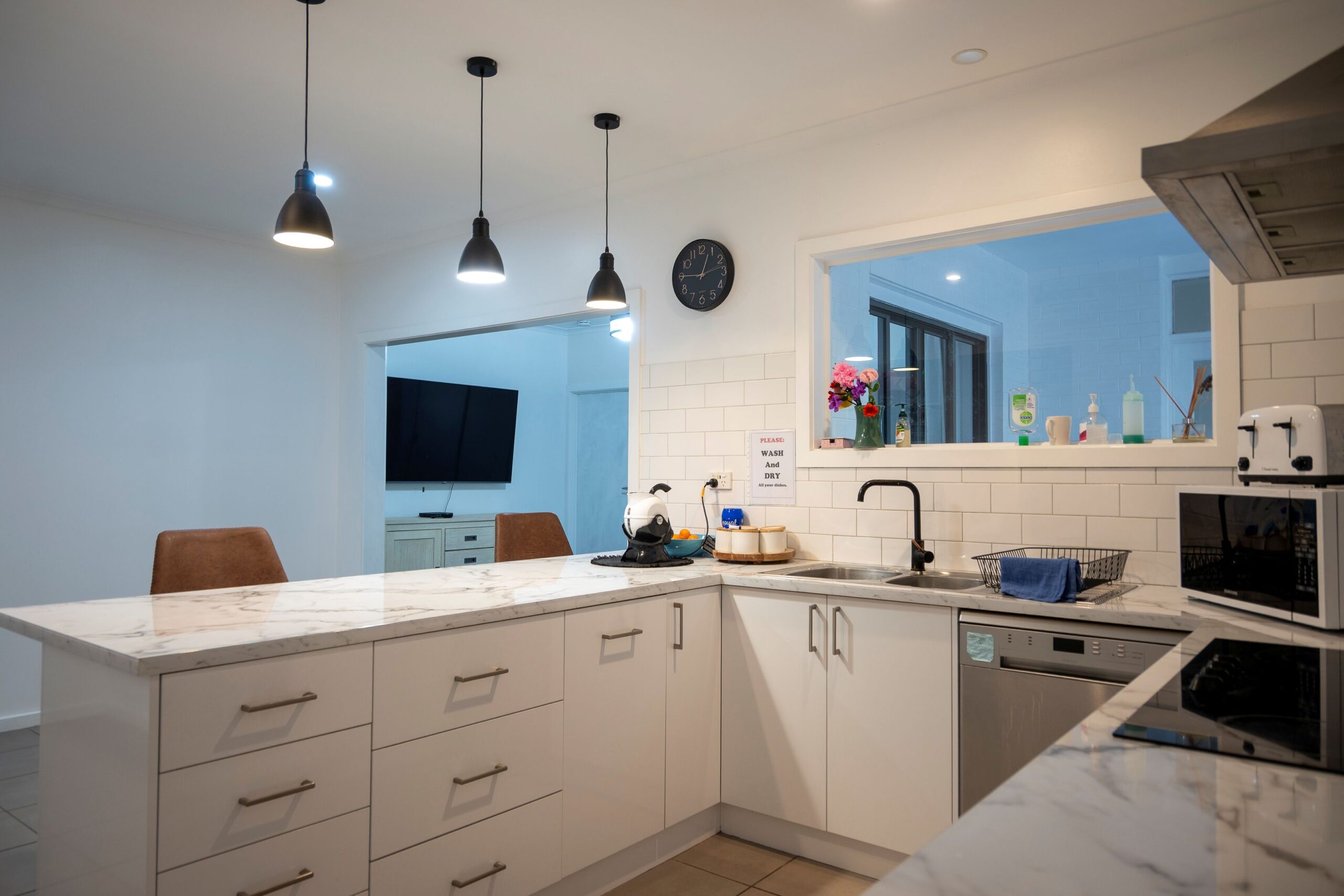 37S Thompson Kitchen 1