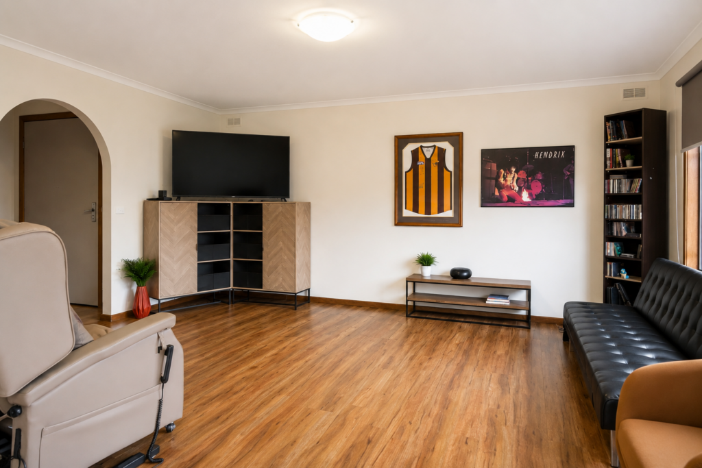 55 Moonah living room